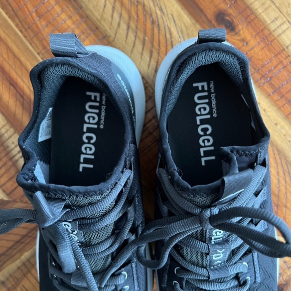 New Balance Women’s FuelCell Trainer v2 - Size 9 - Picture 6 of 7